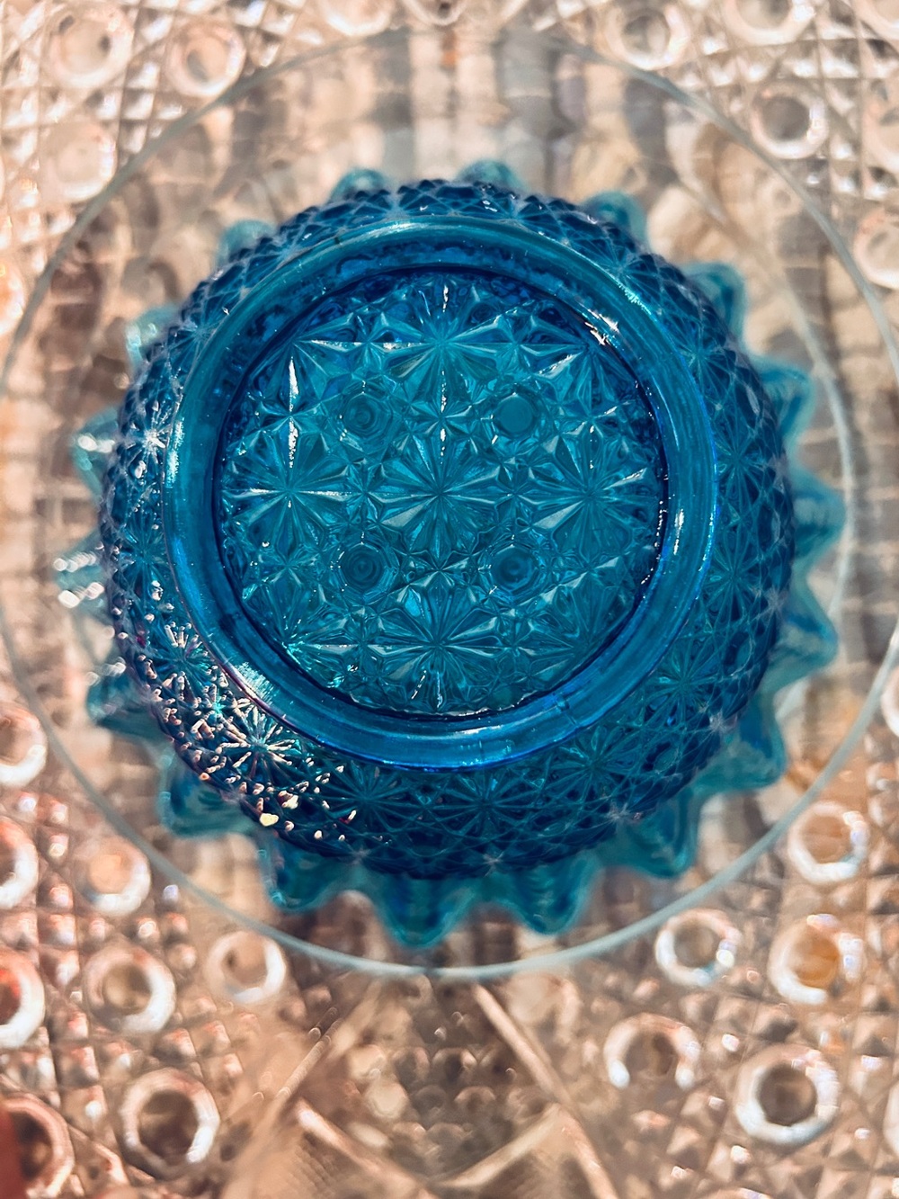L.E. Smith Blue Ruffled Glass Bowl - Excellent Condition - Picture 3 of 4